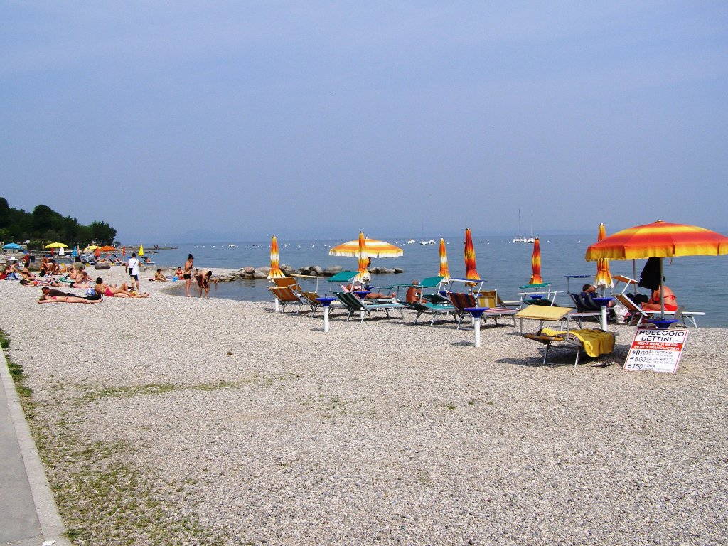 La spiaggia di Moniga sul Lago di Garda